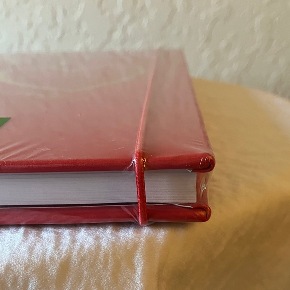 Kate Spade: Red “Take Note” XL Notebook- Gold Hearts- 168 lined pages- ribbon - Picture 4 of 15